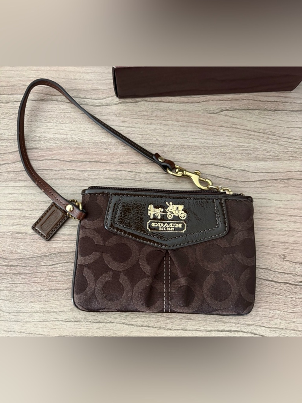 Coach NIB Satin Brown Signature Canvas Wristlet Carriage